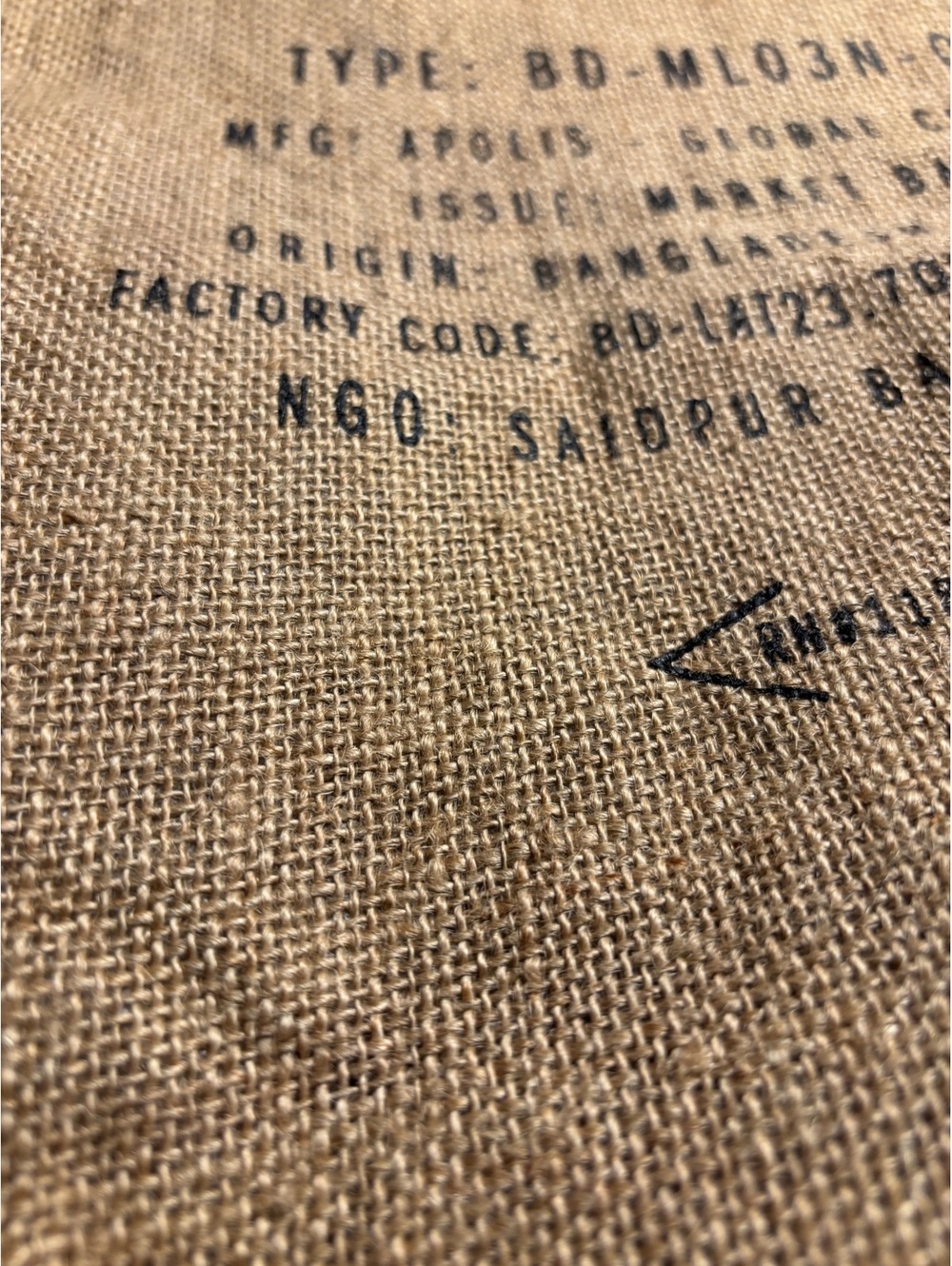Magnolia Jute Market Tote Bag with Leather Handles - Picture 3 of 10